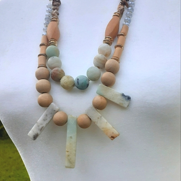 Chloe + Isabel Jewelry - Indian Stone Wood Marble Betsey Statement Chunky Necklace